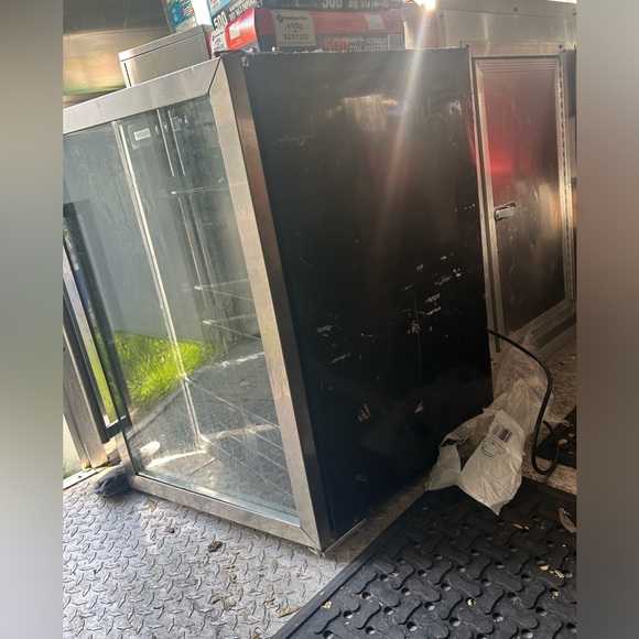 Mini fridge - Picture 3 of 3